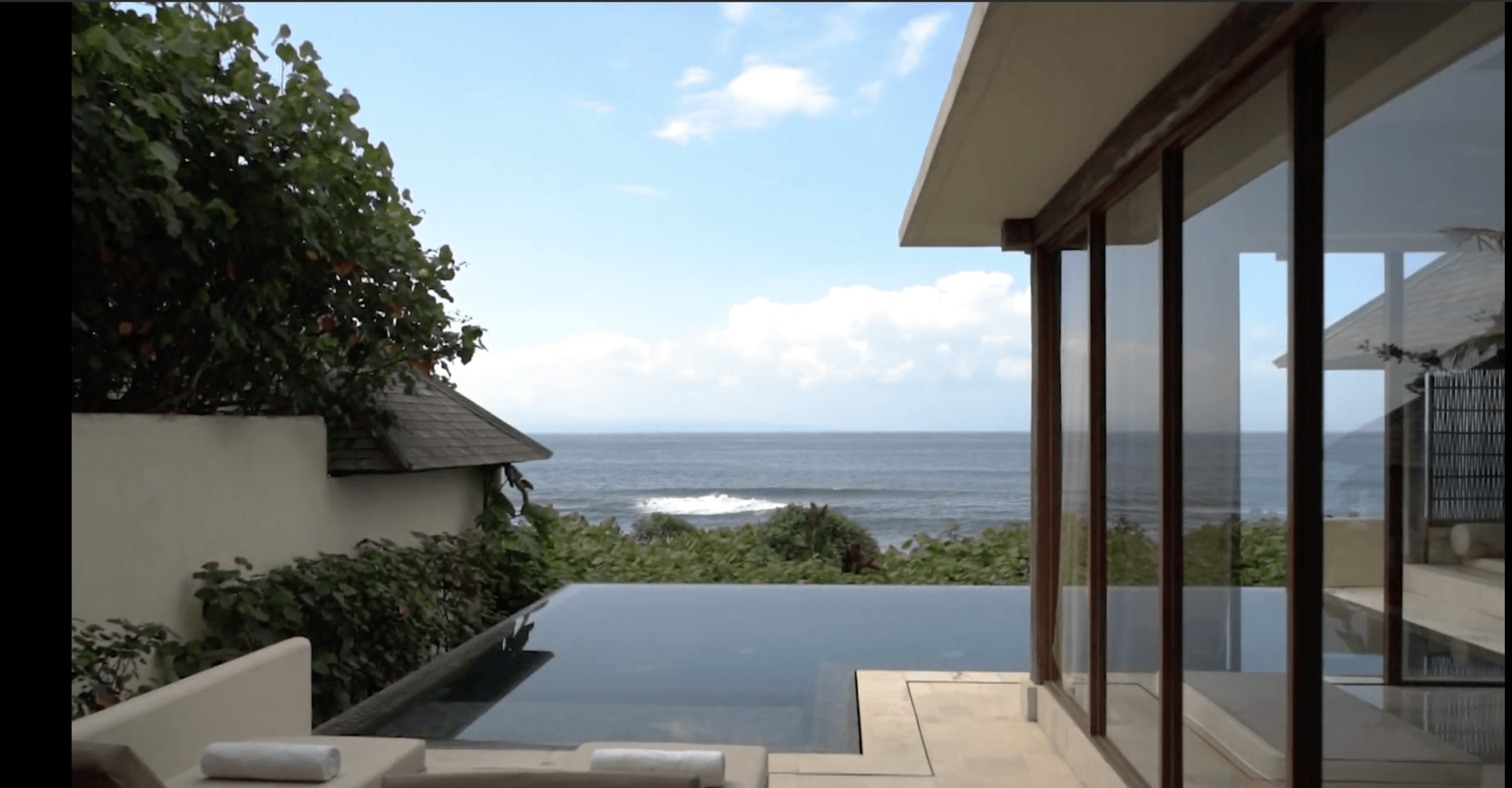Private infinity pool in Bali